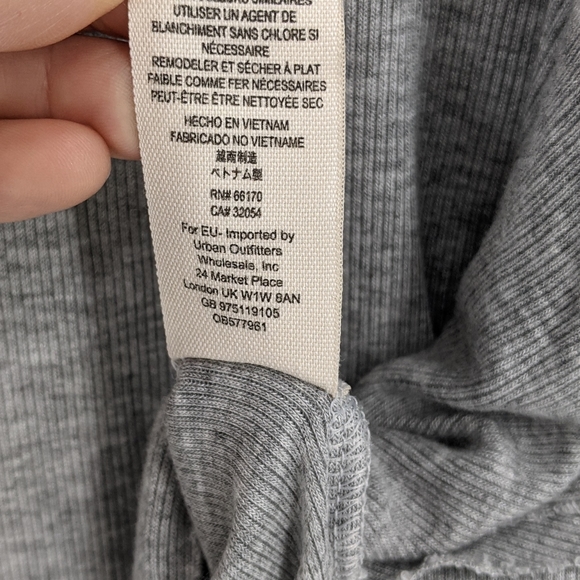 We The Free Grapevine Grey Asymmetrical Tunic Top - Picture 9 of 9